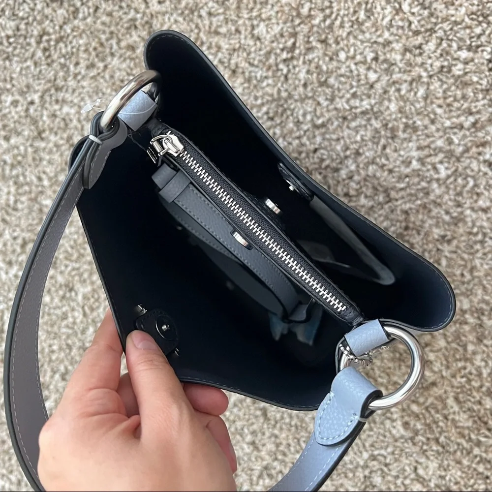 Coach small town bucket bag - Picture 3 of 7